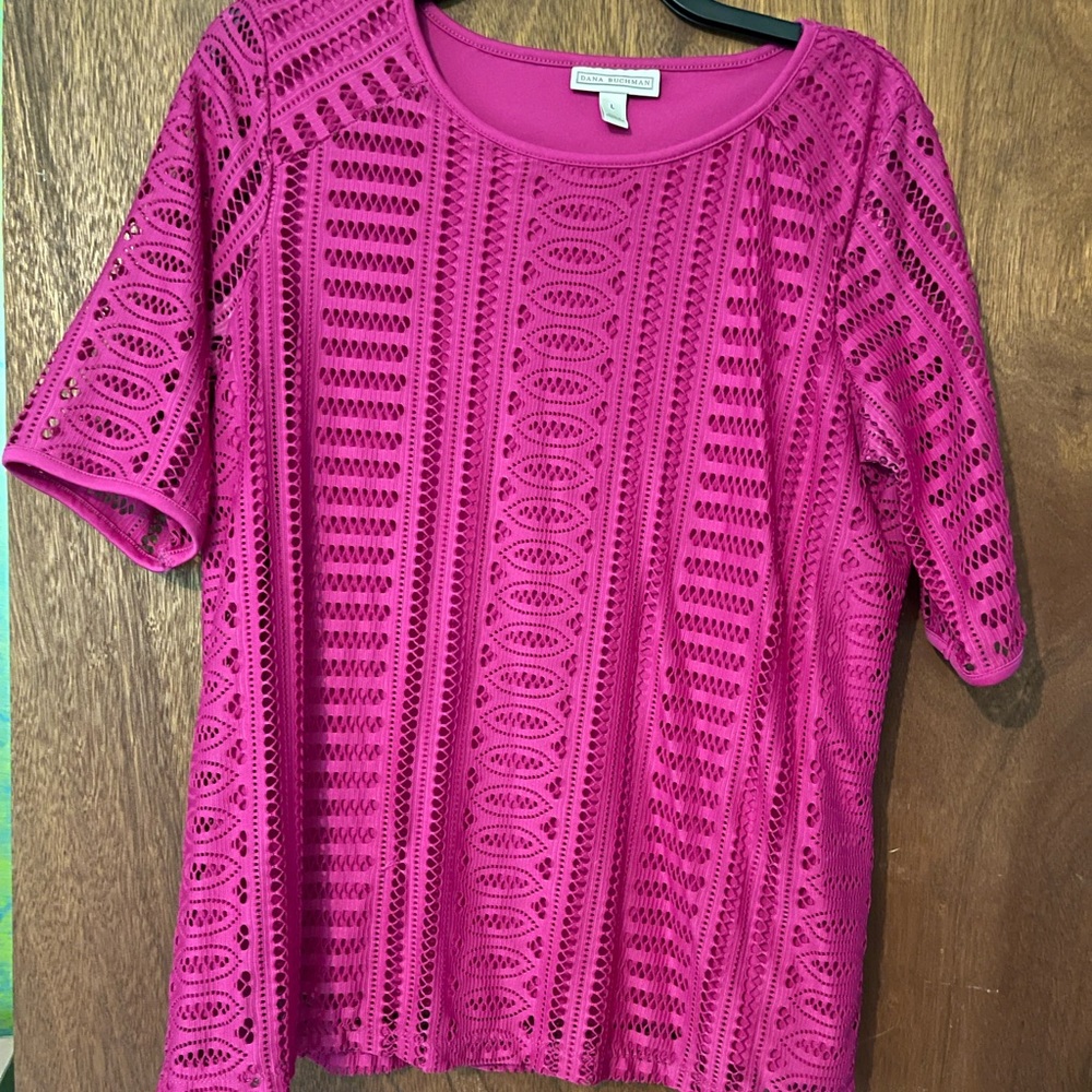 Women’s size large shirt